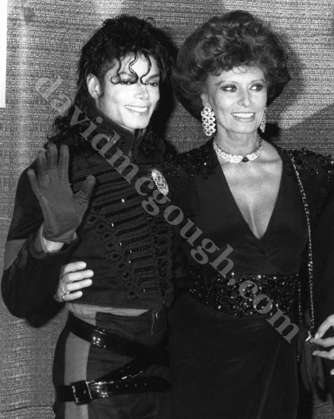 Michael Jackson, Sophia Loren 1990 LA.jpg